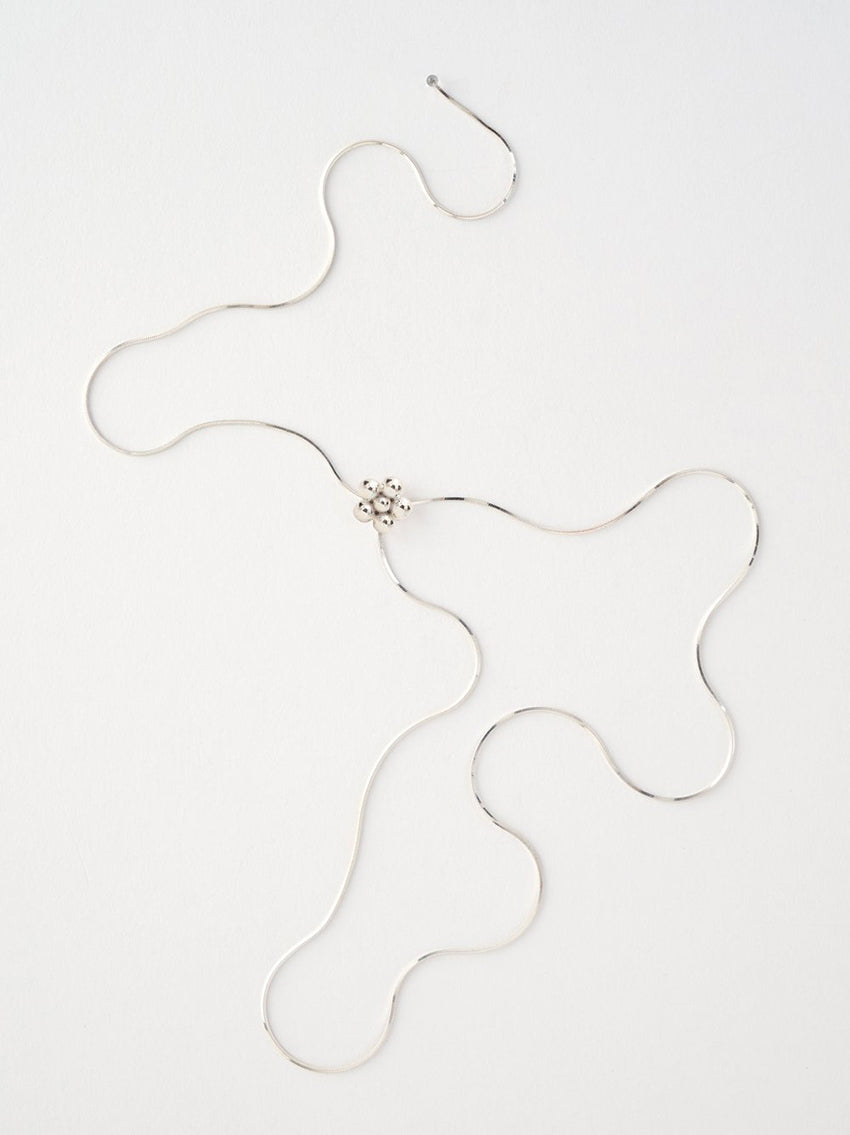 Thin Sling Daisy Necklace Silver