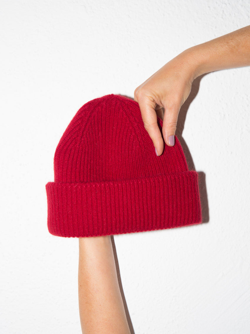 Talvi Hat Signal Red