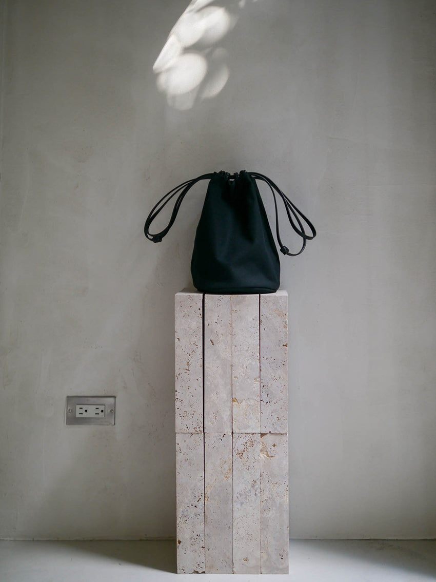 Woven Drawstring Bucket Bag All-Black