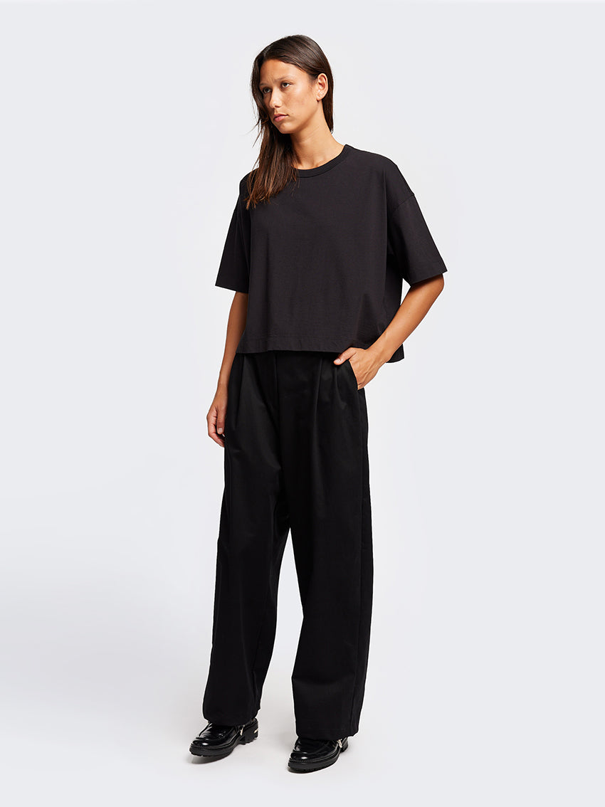 Obelisk Tee Jet Black