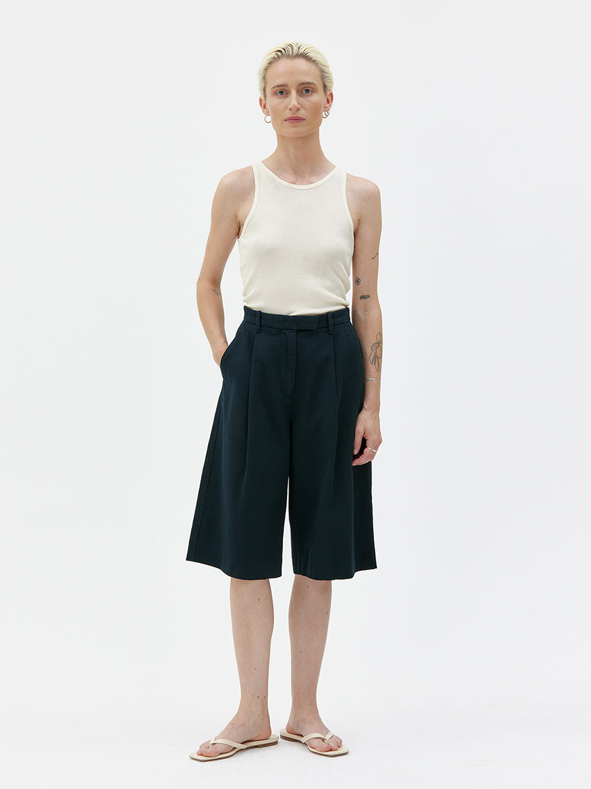 Aura Pleated Shorts Deep Night Blue