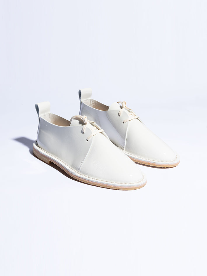 Artisanal Derbies Glossy White