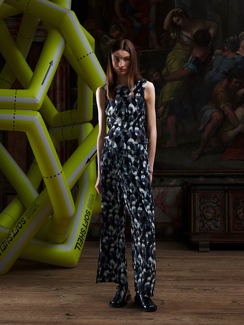 Sleeveless Plissé Top Bursting Eggs