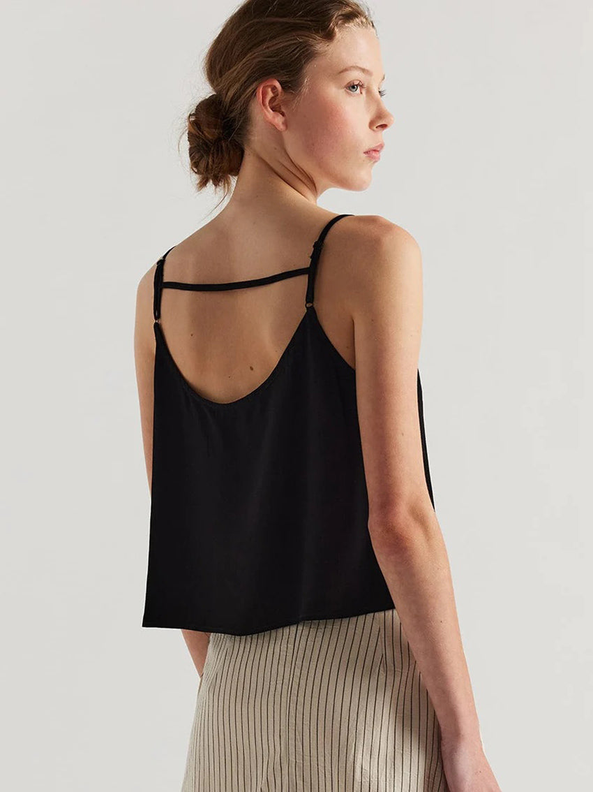 Evolve Top Black