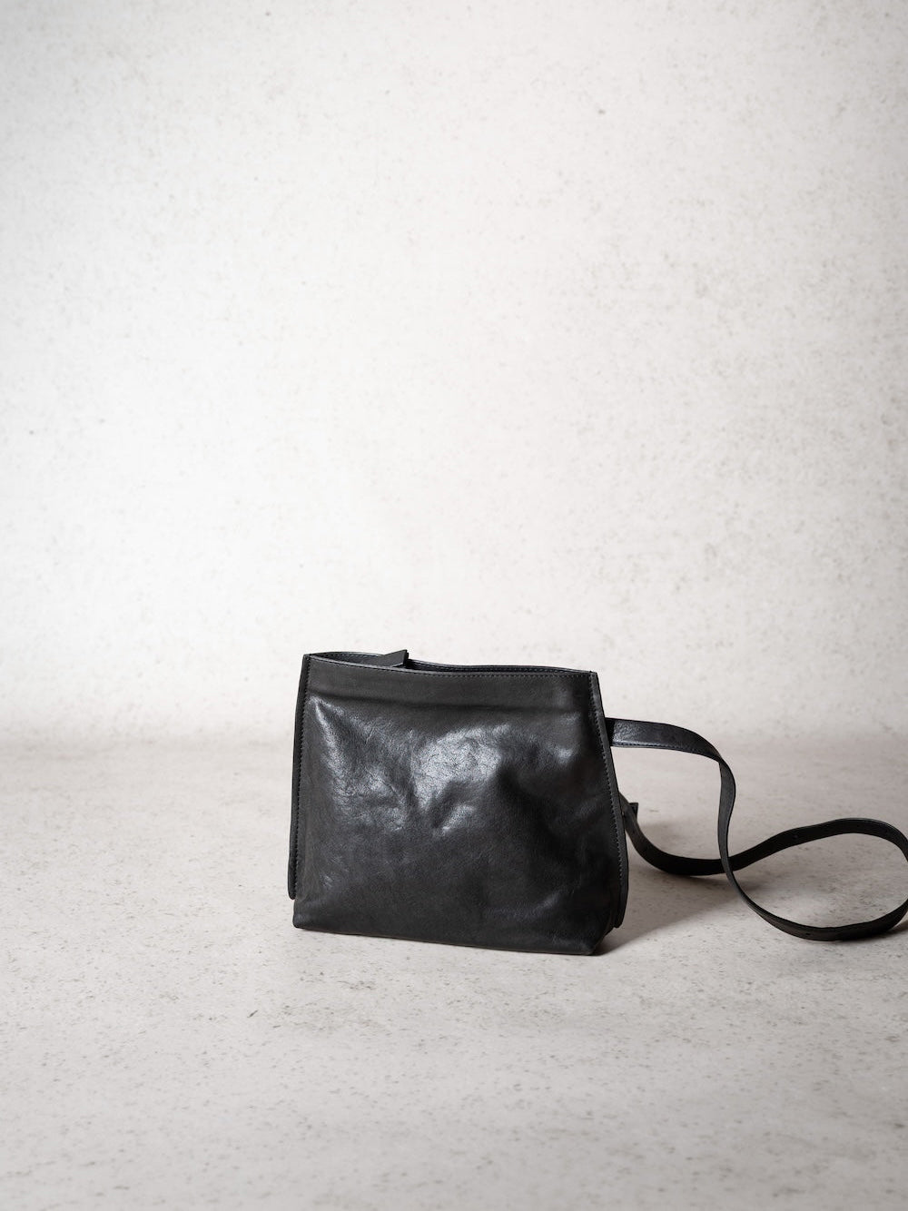 Sieni Matte Natural Grain Slate Black