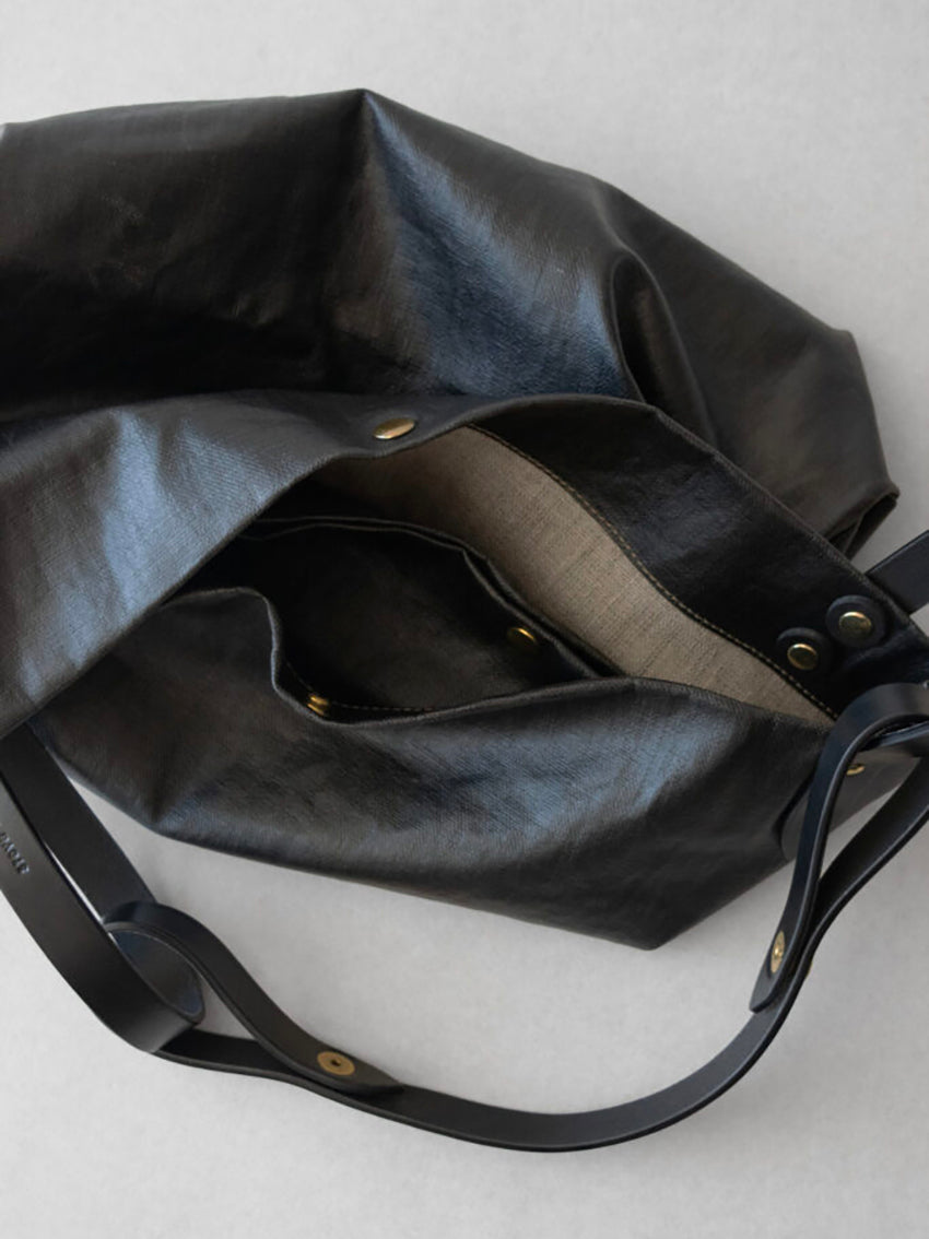 Sack 02 Gummed Linen + Calfskin Full Black