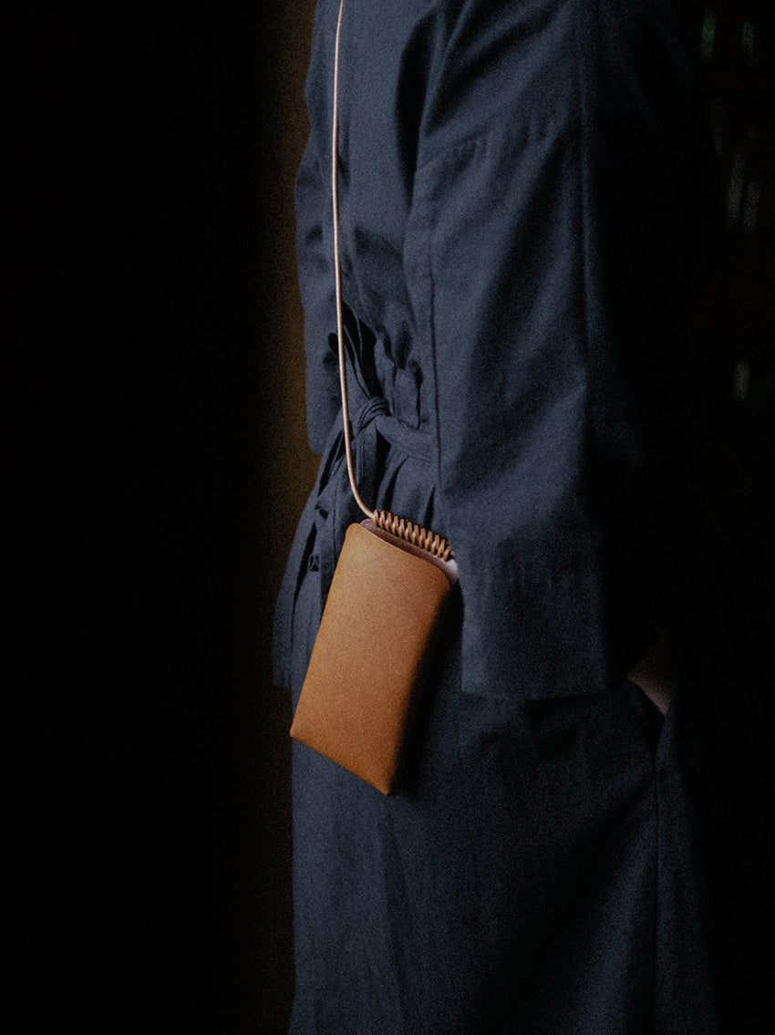 Woven Iphone Pouch Chestnut